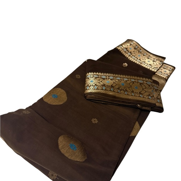 Introducing our exquisite Full Zari Parrot Pattern Paithani Dupatta!new - Picture 7 of 7